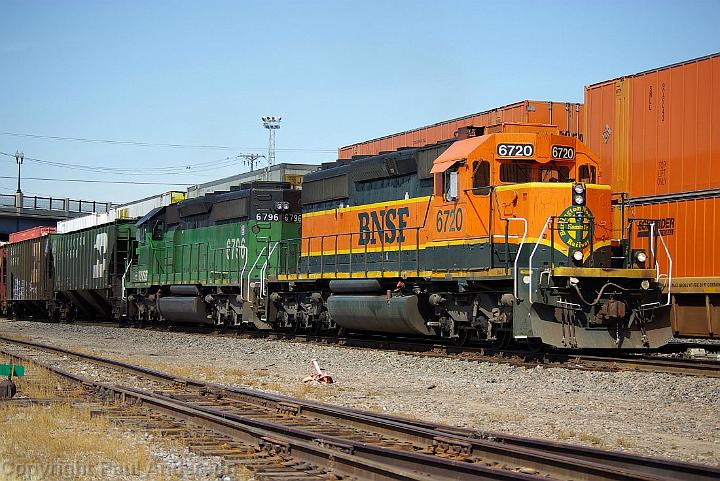 BNSF 6720 - SD40-2.jpg